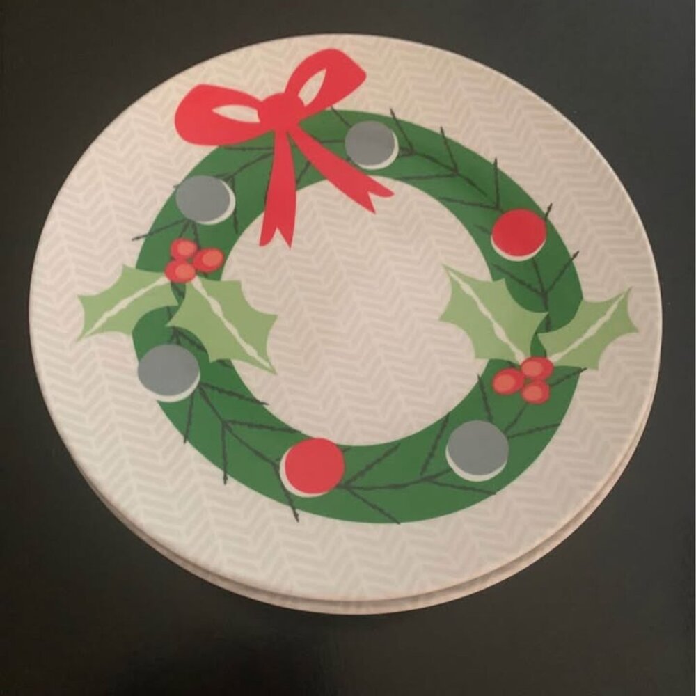 Christmas plates/brand new/salad/plastic